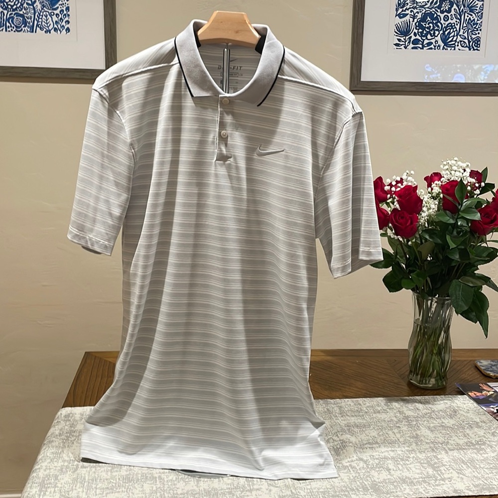 Men’s Nike Golf Victory polo, standard fit. Size S.